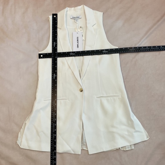 Elizabeth and James - Picture 3 of 8